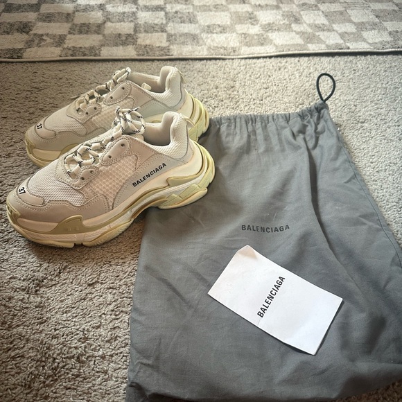 Balenciaga Triple S sneakers in Cream and Gray - Picture 1 of 7
